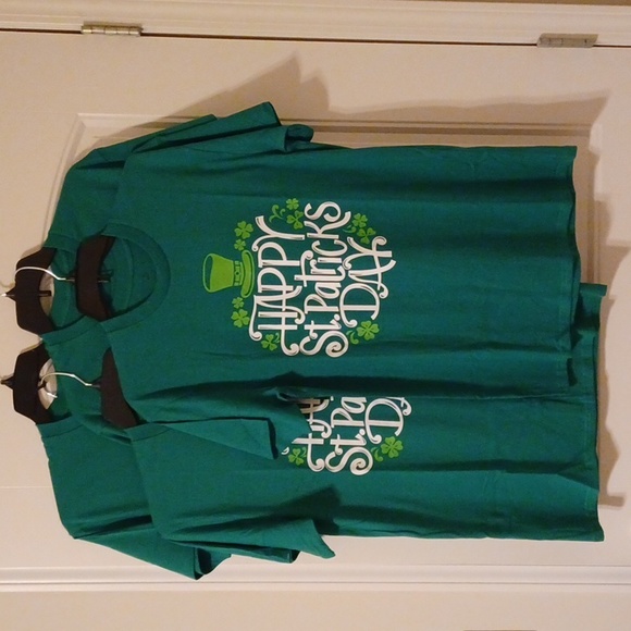 St. Patrick Tops - SOLD! 4 Happy St. Patricks Day Adult Medium Green T-Shirt NWOT